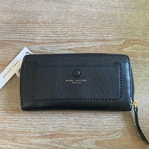 Marc Jacobs women’s hand held wallet